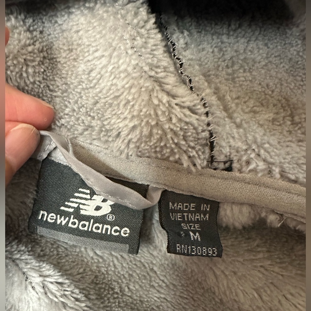 New Balance Gray Women's Jacket - Picture 4 of 10